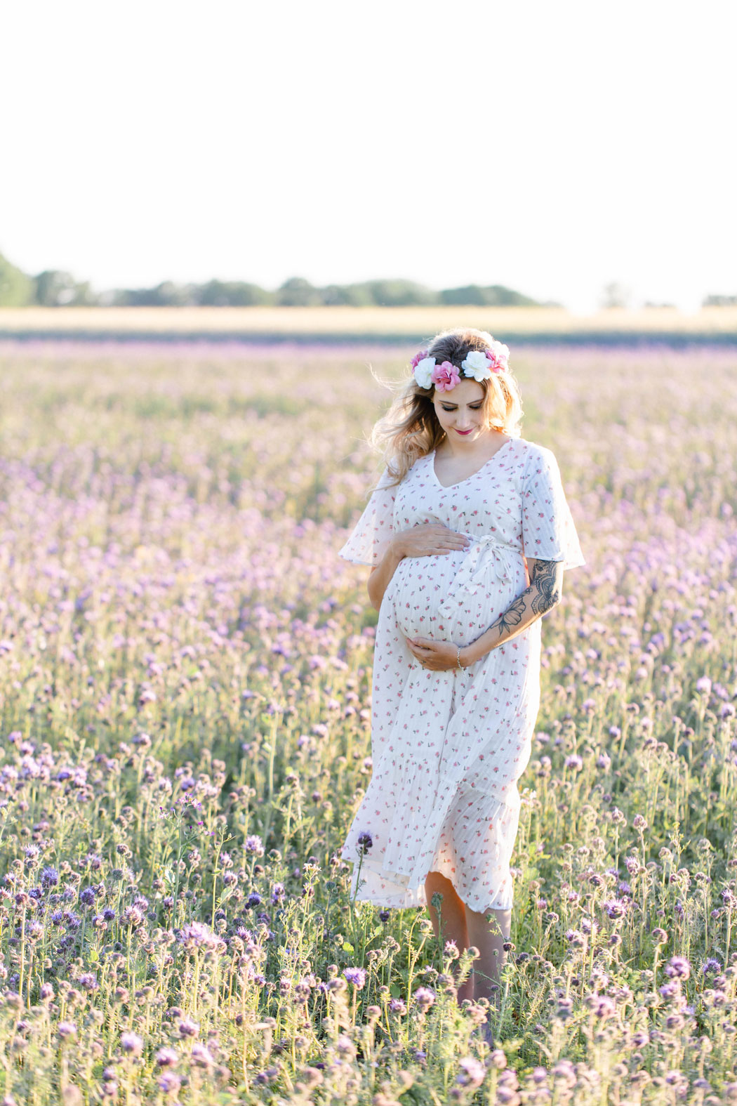 mareike wiesner photography babybauch feld 005 - Babybauchshooting im Feld